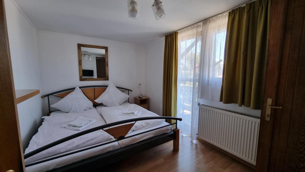 מלון Lupeni  Casa Germana מראה חיצוני תמונה